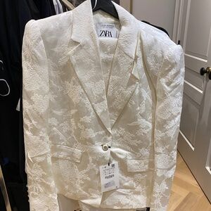 BRAND NEW 2 PC SUIT